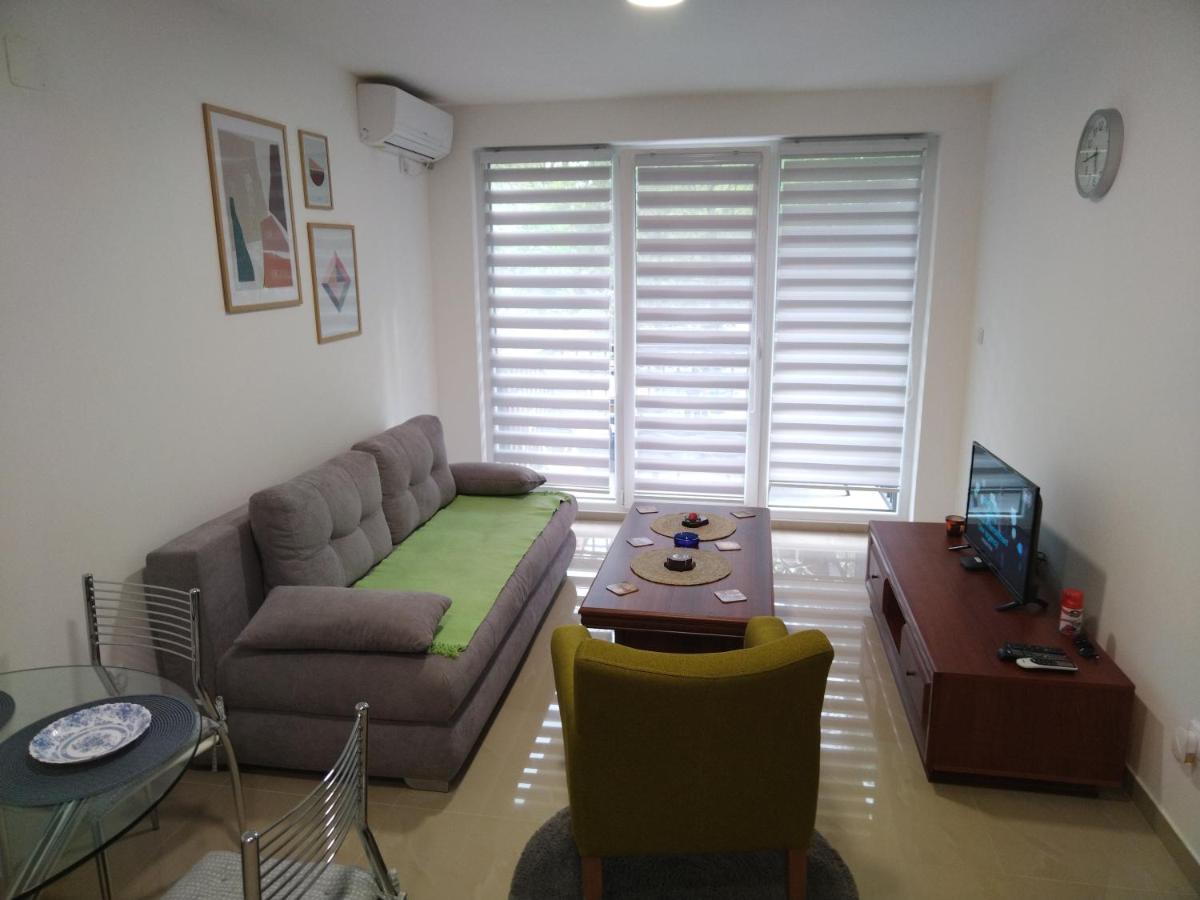 Apartman "N" Srebrno Jezero Ostrovo Buitenkant foto